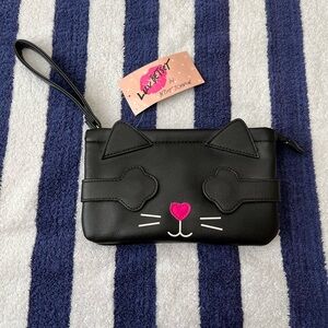 NWT Betsey Johnson “PeekaBoo” Black Cat Wristlet. 🐈‍⬛